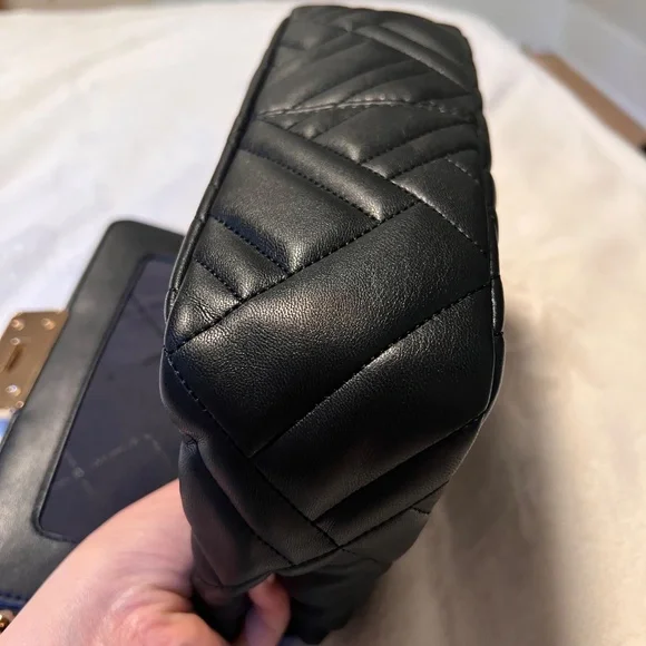 Michael Kors Quilted Peyton Bag - Picture 4 of 5